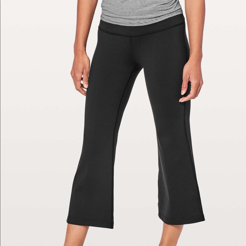 Lululemon 23” Grove Crop Flare Pants